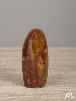 Cette Cornaline, de Madagascar, en lithothérapie, est connue pour ses vertus de bonheur, sérénité et dynamisme.